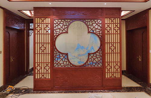 儋州会所室内装修中式仿古实木屏风隔断展示